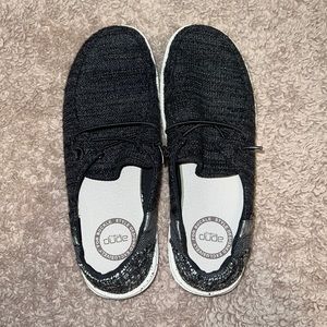 i love these heydudes but i ordered them online and they unfortunately don’t fit